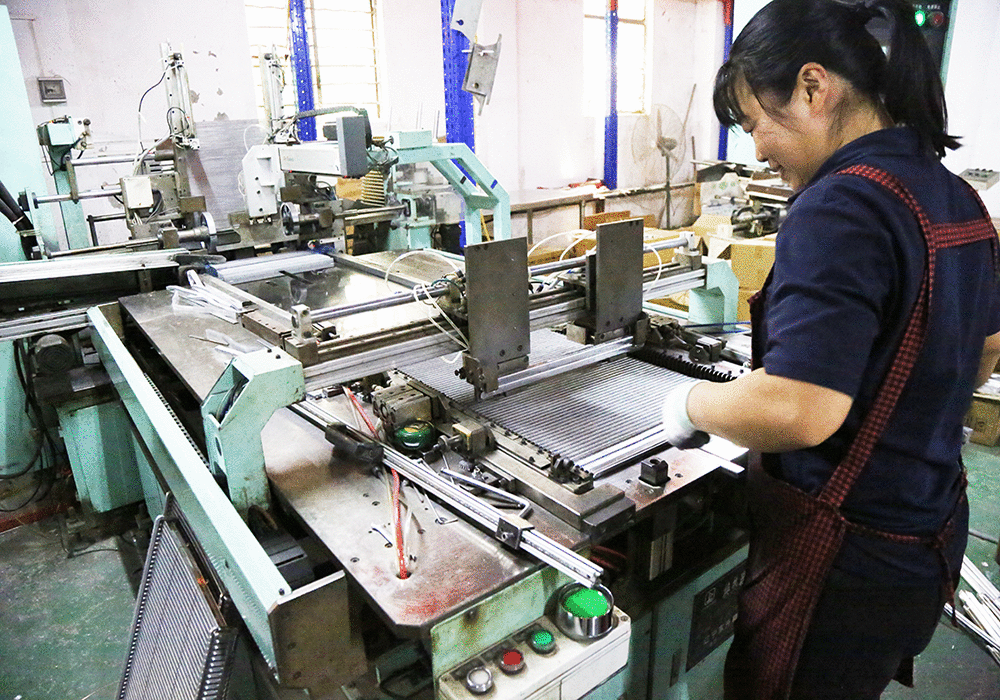 Automotive radiator manufacturing process at Hanbo